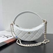 Chanel Chain bag Lambskin and gold metal White- 15 x 22 x 6cm - 1