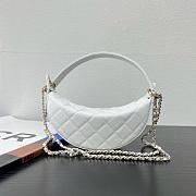 Chanel Chain bag Lambskin and gold metal White- 15 x 22 x 6cm - 4