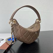Chanel Chain bag Lambskin and gold metal - 15 x 22 x 6cm - 5