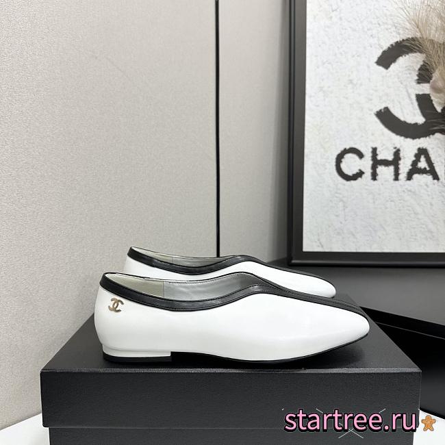 Chanel V-cut loafers  - 1