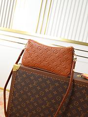 Louis Vuitton Pochette Liv Black M11916-24.5*13.5*6.5 - 3