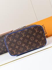 Louis Vuitton Neceser Nice BB M12668-24 x 18 x 14.5 cm - 3