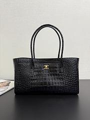 CHANEL Small shopping bag Embossed crocodile-patterned calfskin Black- 20 x 39 x 13cm - 1
