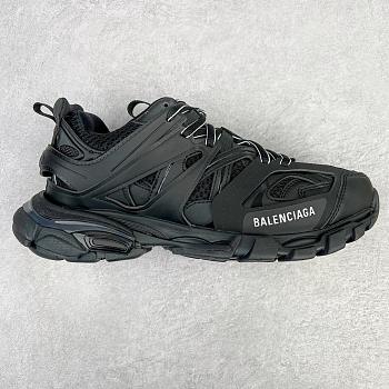 Balenciaga Sneakers 015