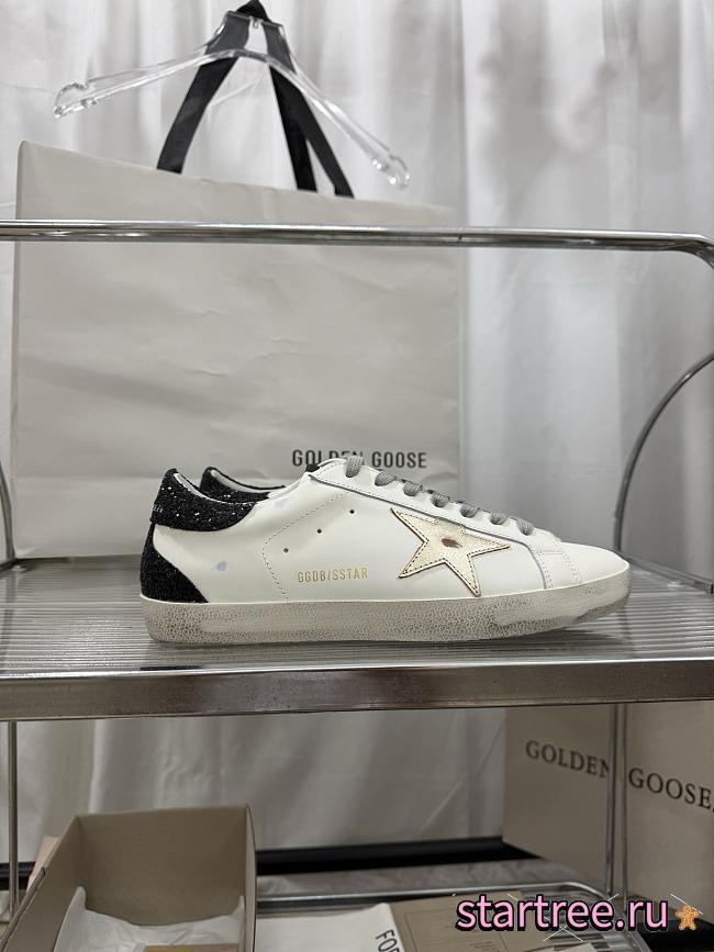 Golden Goose Sneakers 004 - 1