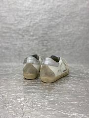 Golden Goose Sneakers 006 - 5